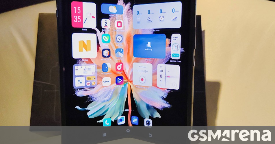 Microsoft’s Surface Duo 3 will have a foldable screen